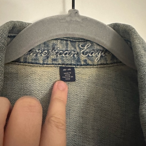 American Eagle Women’s Distressed Denim Vest Size Medium 100% Cotton - Picture 5 of 7